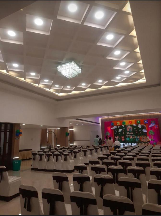 Ample Yard Hotel Chennai Eksteriør billede