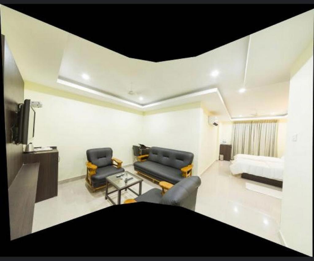 Ample Yard Hotel Chennai Eksteriør billede