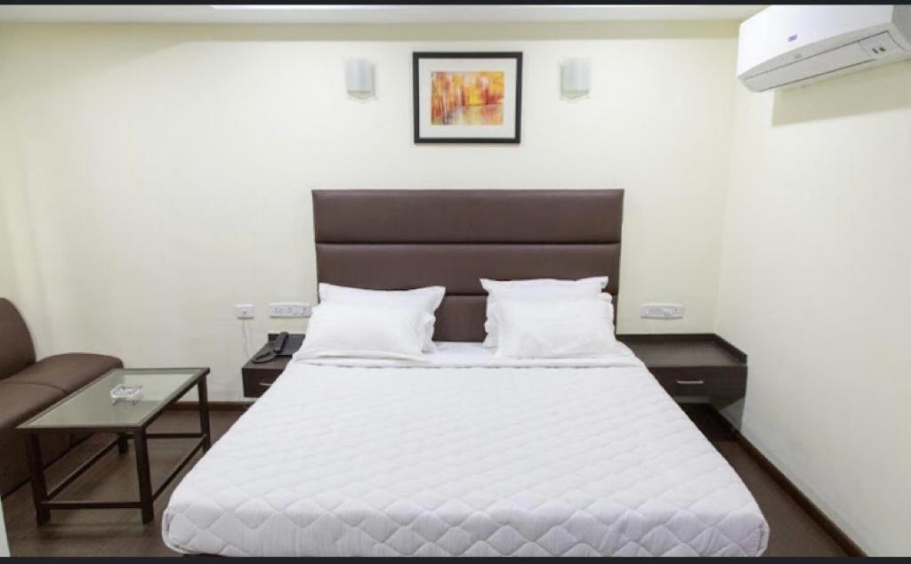 Ample Yard Hotel Chennai Eksteriør billede