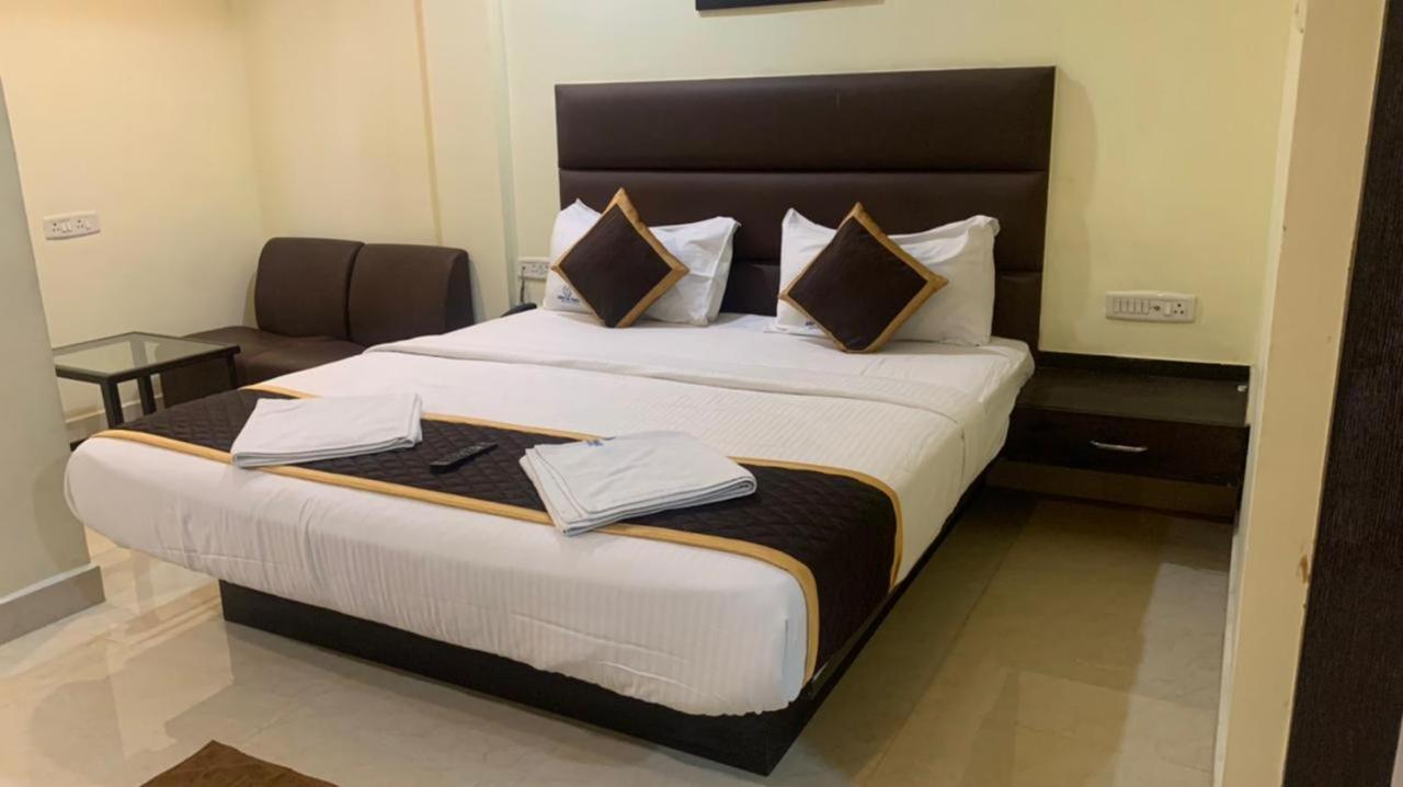 Ample Yard Hotel Chennai Eksteriør billede
